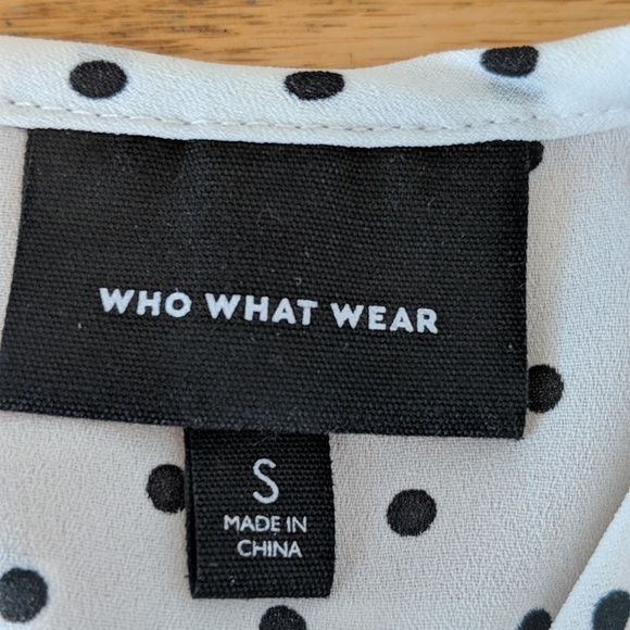 black and white polka dot sleeveless blouse - Picture 3 of 3